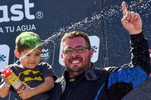 ORLANDO LA CARRERA, SEELMANN EL TRICAMPEONATO