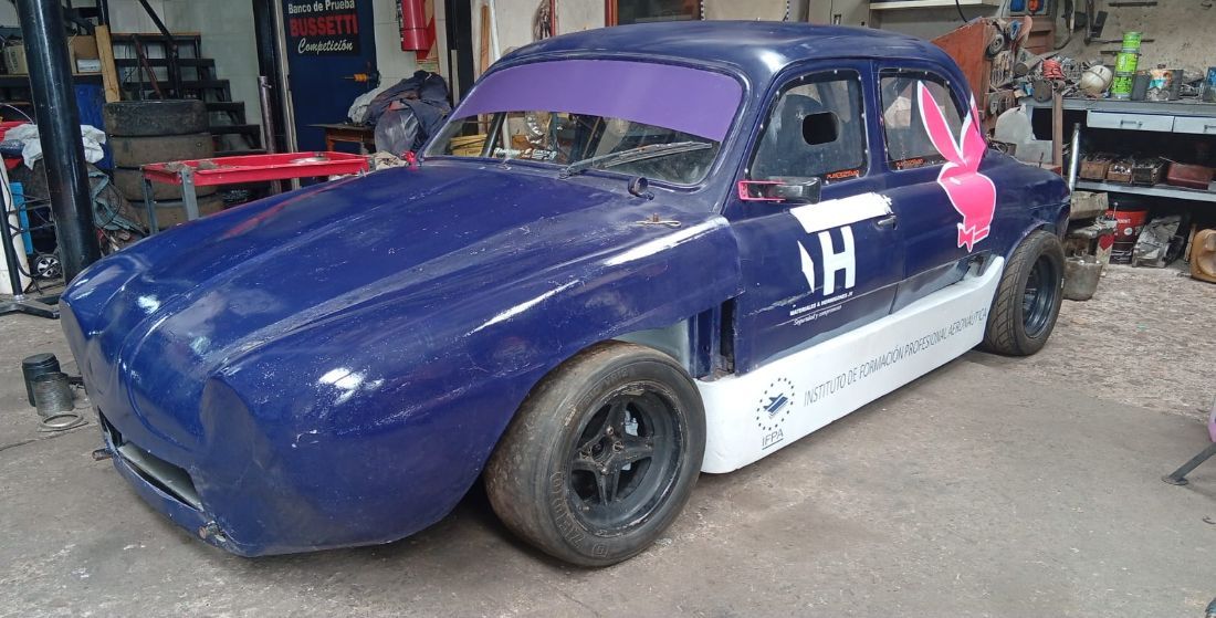 UN DEBUT, UN SEUDÓNIMO Y UN RENAULT GORDINI QUE SE SUMA A LA CLASE A