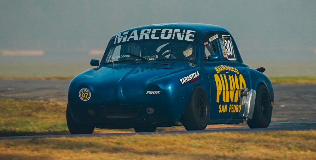 MARTIN MARCONE PRESENTE Y RESISTIENDO CON EL RENAULT